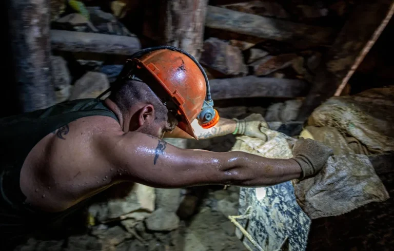 Colombie : 18 mineurs piégés dans une mine d&rsquo;or après un drame