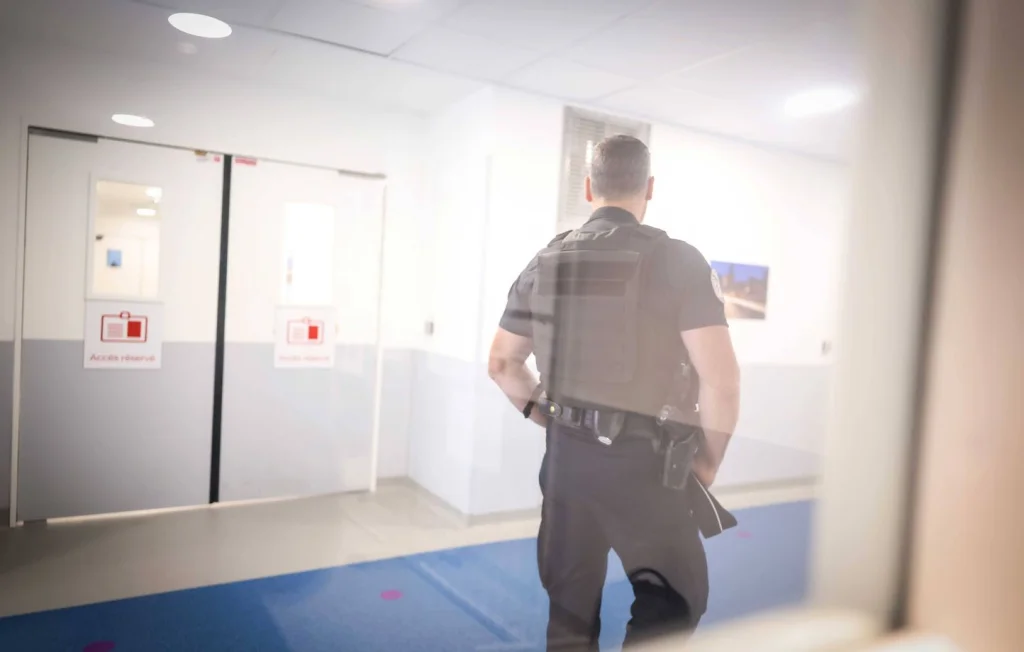 Dispute à l'hôpital du Havre : une femme lance des couteaux