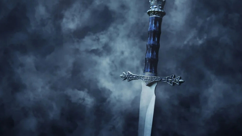 Étonnante Découverte D'une Épée Ancienne Dans Un Monastère Italien