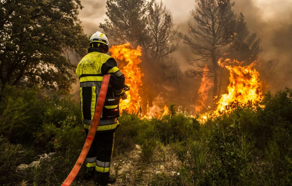 Incendie dans les Bouches-du-Rhône : 100 hectares brûlés