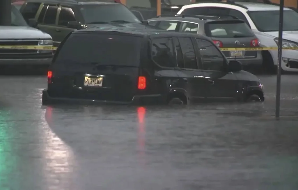 Inondations à New York : Pluies Torrentielles et État d'Urgence