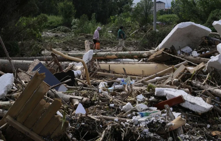 Inondations à Pékin : 30 morts et 80.000 évacuations en Chine