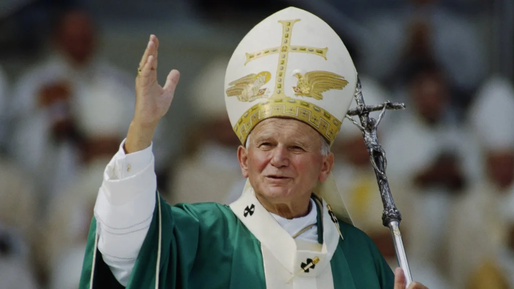 Le vol du sang du pape Jean-Paul II suscité en Italie et Allemagne