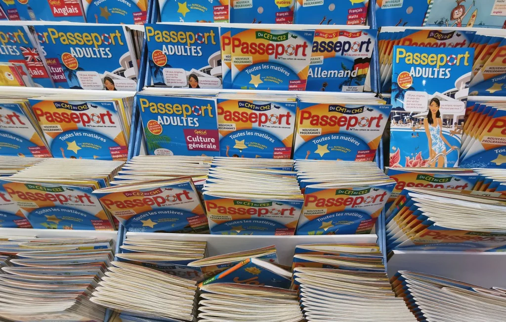 Les cahiers de vacances pour adultes : un phénomène en plein essor