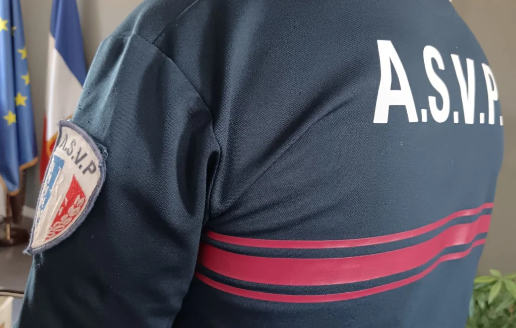 Nourrisson sauvé d'une voiture en pleine chaleur à Drap