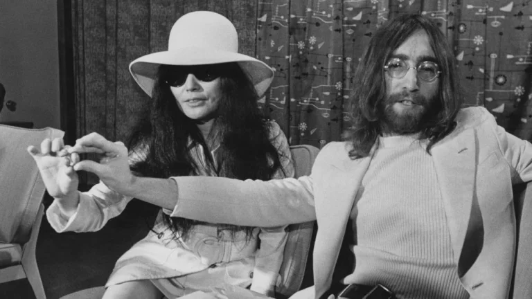 Où sont éparpillées les cendres de John Lennon ?