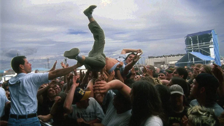 Pourquoi Lollapalooza a perdu sa popularité dans les années 90 ?