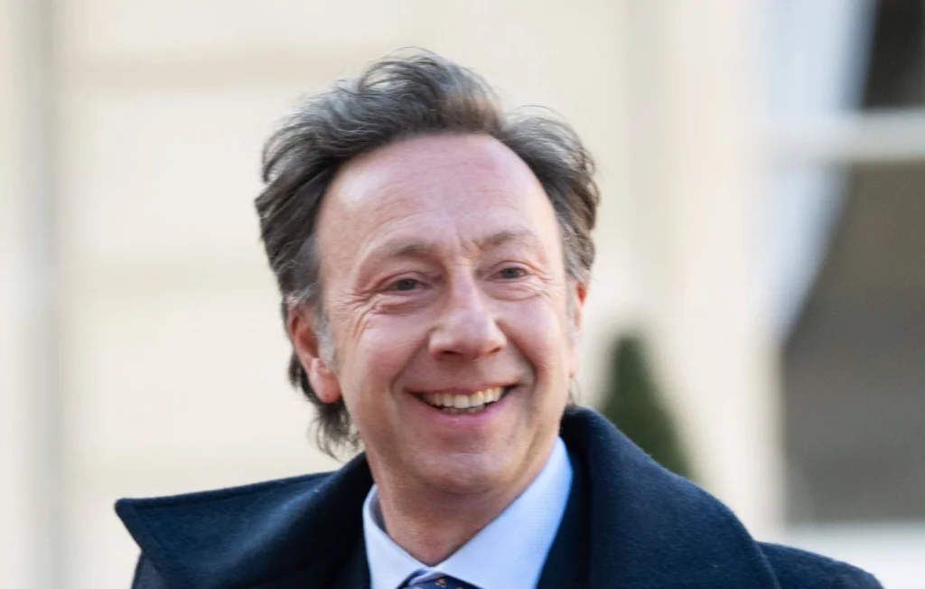 Stéphane Bern quitte Europe 1 pour ICI : Un nouveau départ