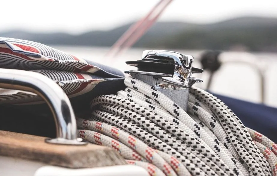 Touristes allemands coincés : Une nuit en mer à Cannes