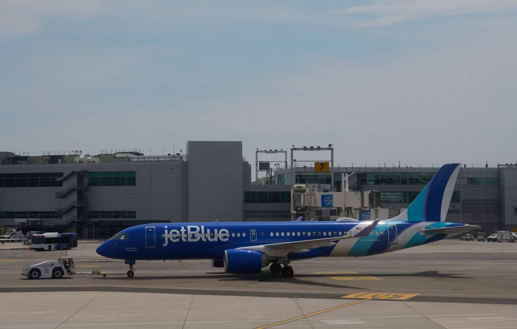 Un couple arrêté pour exhibitionnisme dans un avion américain