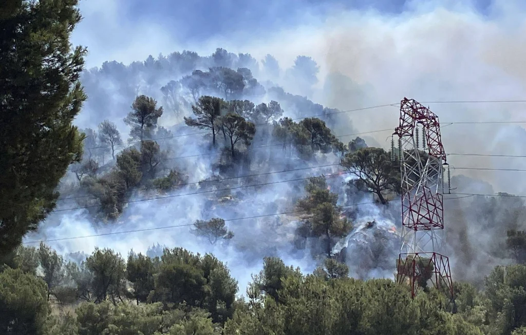 Vigilance rouge pour feux de forêt dans le Sud-Est de la France