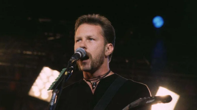 James Hetfield de Metallica sur scène en 1996