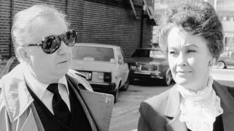 Ed et Lorraine Warren après une audience en 1981