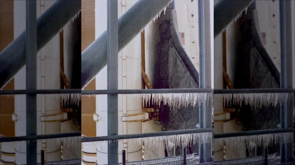 Glace sur la rampe de lancement du Challenger