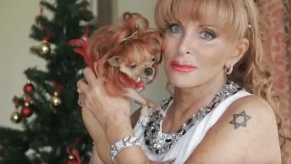 Gail Posner et son chien Conchita