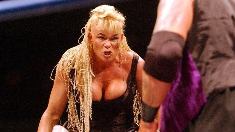 Luna Vachon préparée pour l'action sur le ring