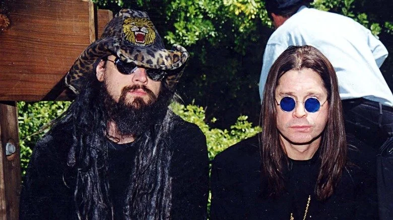 Rob Zombie assis aux côtés d'Ozzy Osbourne