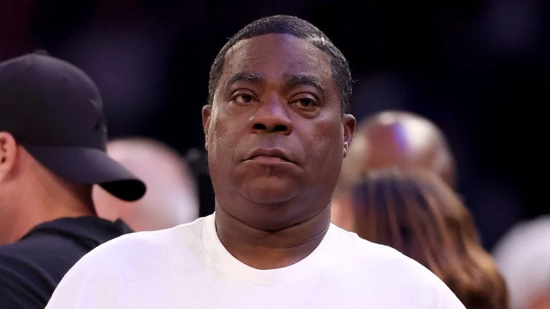 Tracy Morgan regardant sur le côté