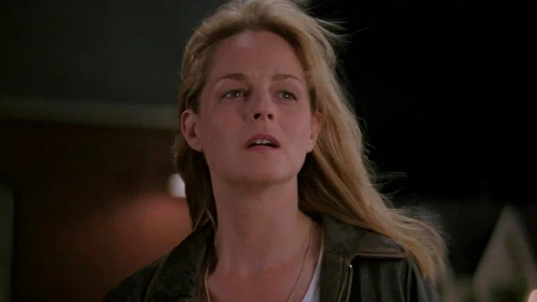 Helen Hunt dans Twister, cheveux au vent, regard intense