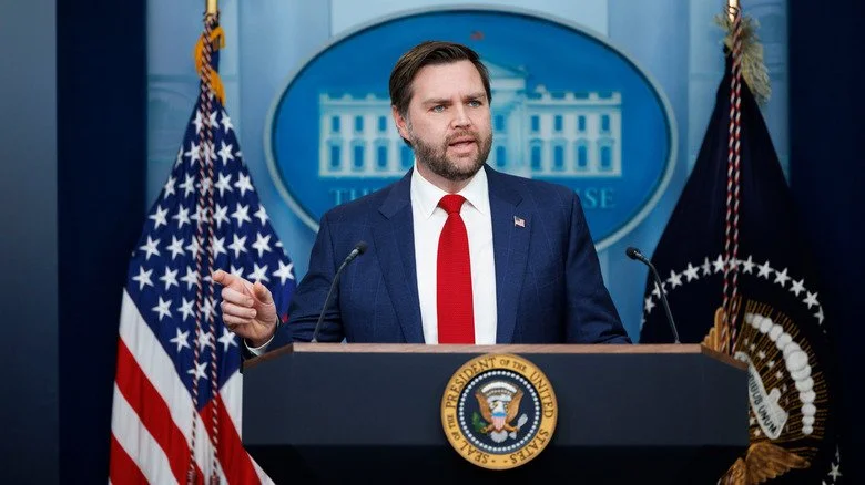 JD Vance lors d’une conférence de presse à la Maison Blanche