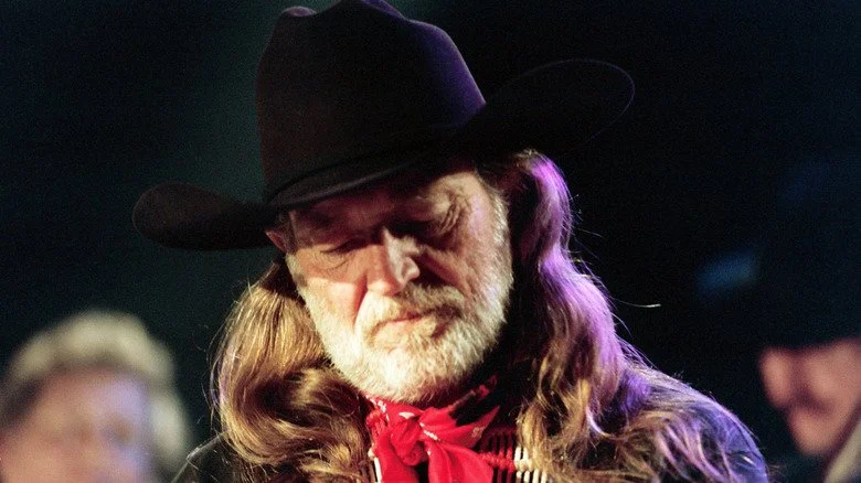 Willie Nelson pensif