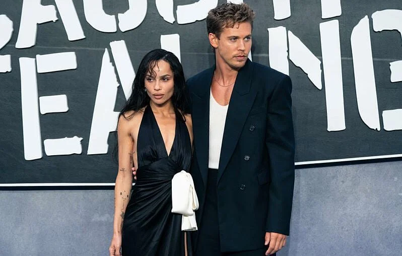 Austin Butler encore attaqué par une guêpe sur un tapis rouge