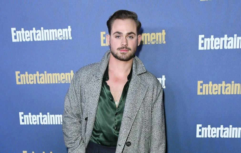 Dacre Montgomery : Un Acteur en Quête de Liberté Artistique