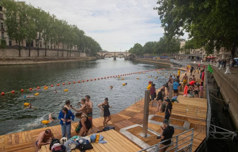 Enquête homicide : quatre corps découverts dans la Seine