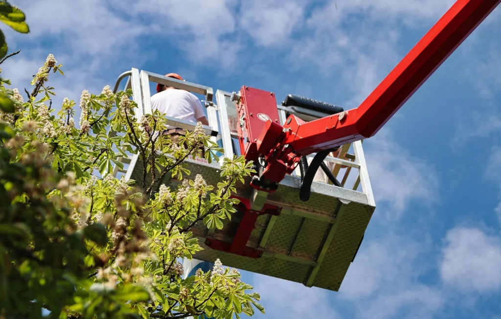 Faits Divers: Un Ouvrier Gravement Blessé dans un Accident de Chantier