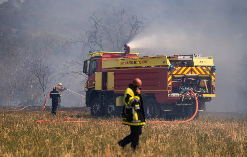 Incendie dans l'Aude : Des pompiers mobilisés jusqu'à dimanche