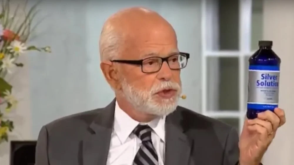 Jim Bakker poursuivi pour avoir vendu un faux remède contre le Covid-19