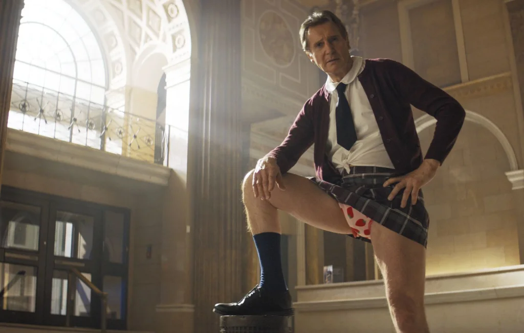 Liam Neeson revient dans la comédie culte au cinéma