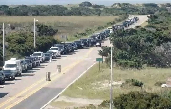 Ouragan Erin : Catégorie 4, chemin vers les Bahamas