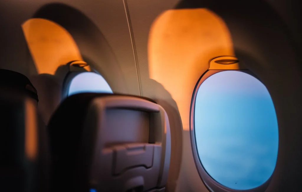 Poursuites contre Delta et United pour sièges hublot sans fenêtre