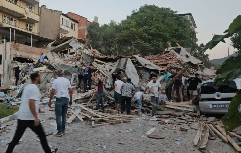 Séisme de 6,1 en Turquie : Équipes à l&rsquo;œuvre pour les recherches