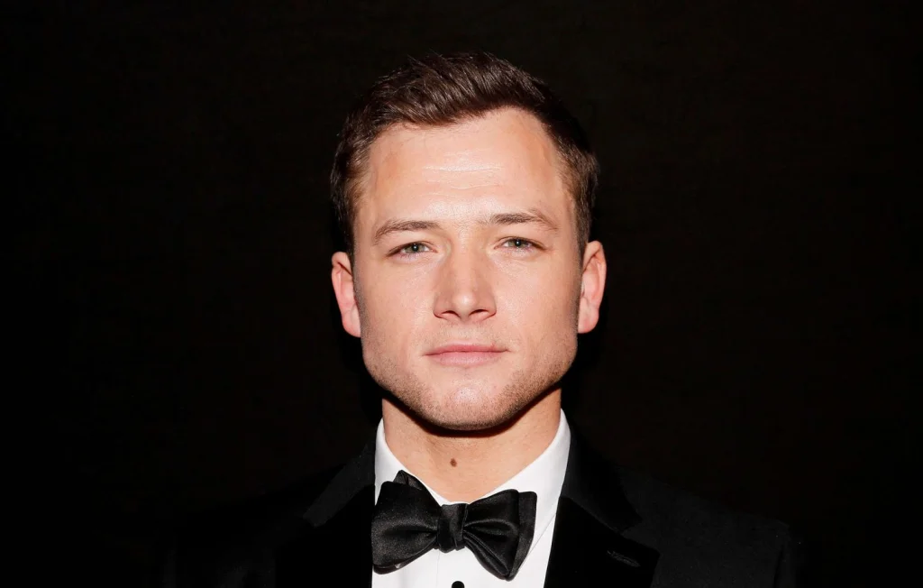 Taron Egerton ne se voit pas comme le prochain James Bond