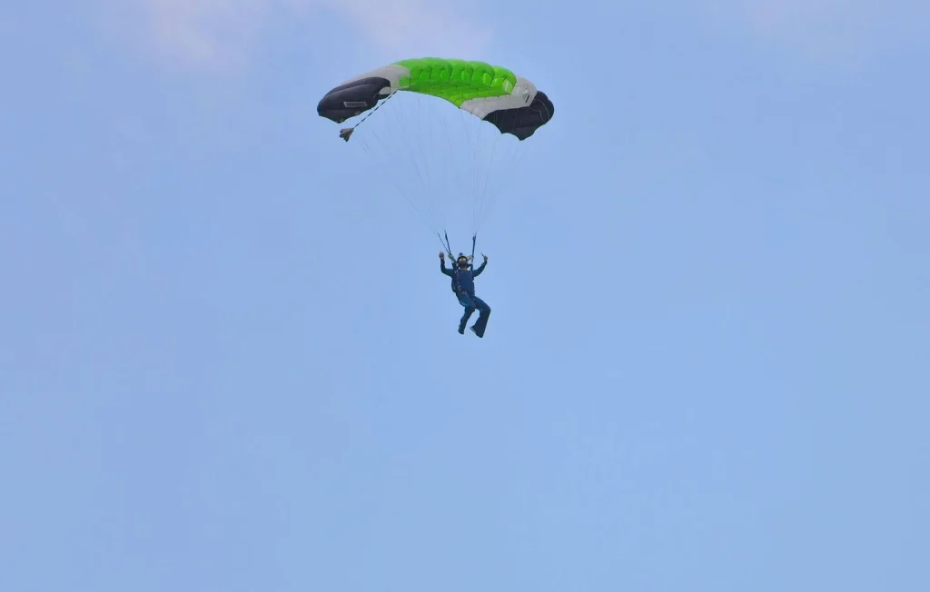 Tragédie en parachutisme : une jeune femme met fin à ses jours