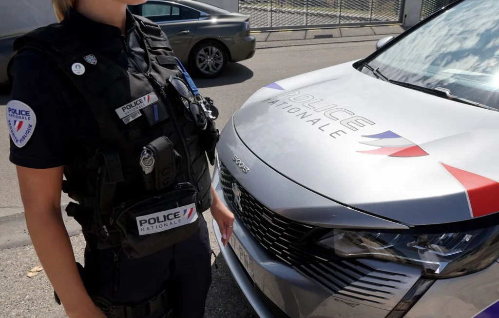 Un conducteur sous stupéfiants s'en prend à des policiers à Rezé