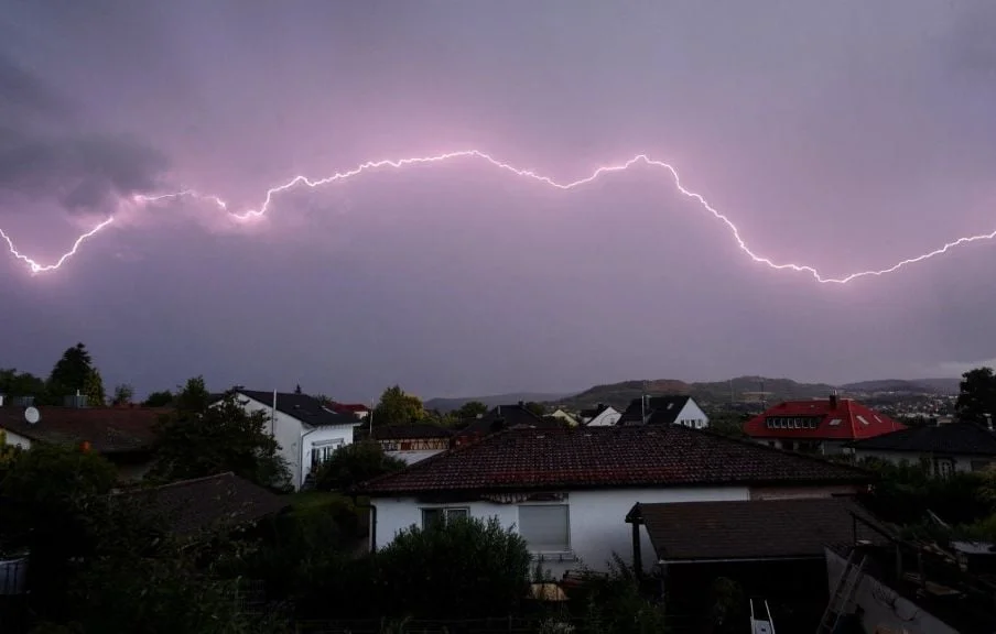 Un éclair record de 829 km observé aux États-Unis