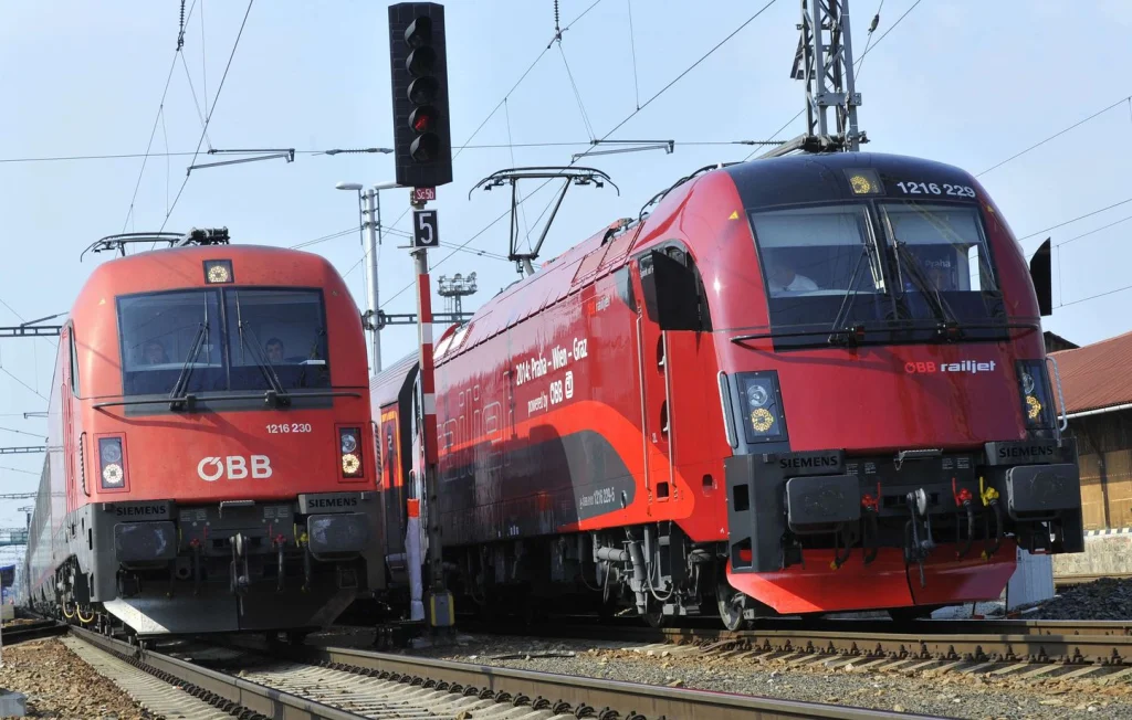 Un homme survit en s'accrochant à un train rapide en Autriche