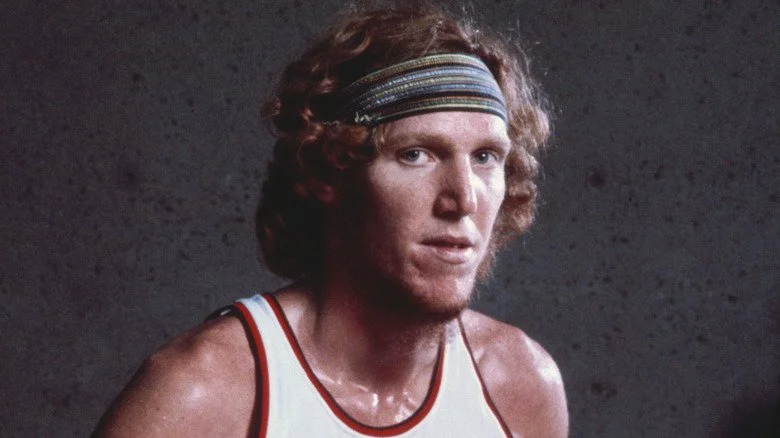 Bill Walton posant en maillot de Portland