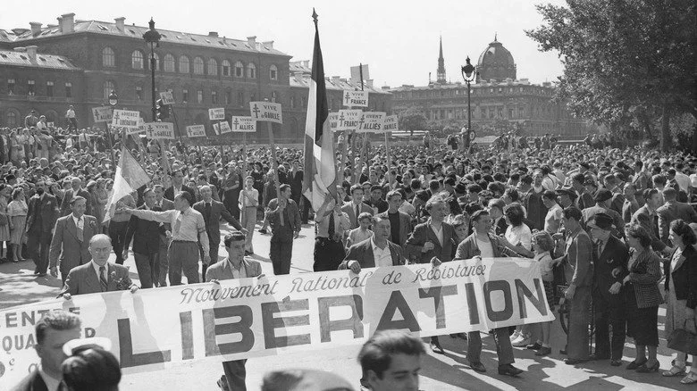 Célébration de la libération de Paris — Bettmann/Getty Images