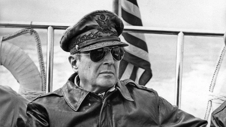 Photo du général américain Douglas MacArthur