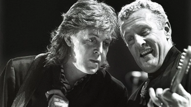 Paul McCartney en concert avec Hamish Stuart