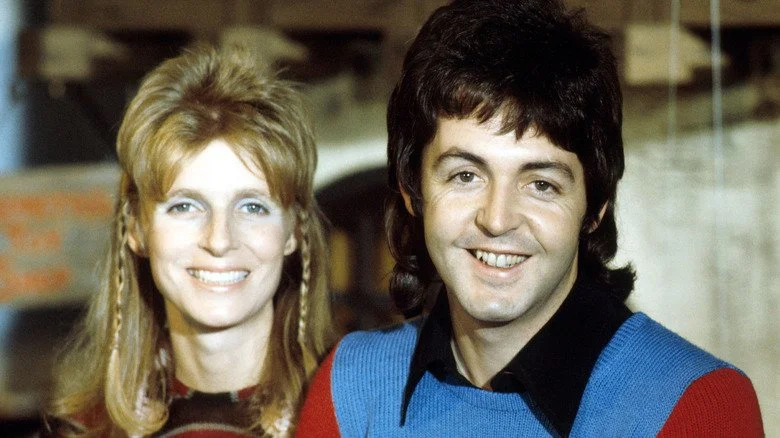 Linda McCartney posant avec son mari Paul McCartney