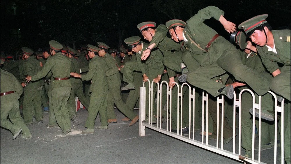 Répression militaire à la place Tiananmen, Chine