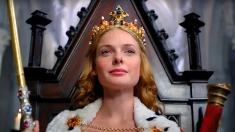 Rebecca Ferguson en reine Elizabeth dans The White Queen