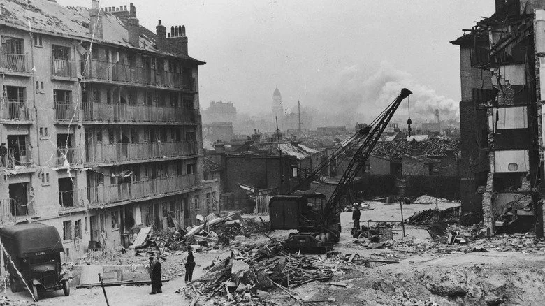 Logements civils à Londres endommagés par une attaque au V-2