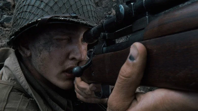 Barry Pepper tenant un fusil dans Saving Private Ryan