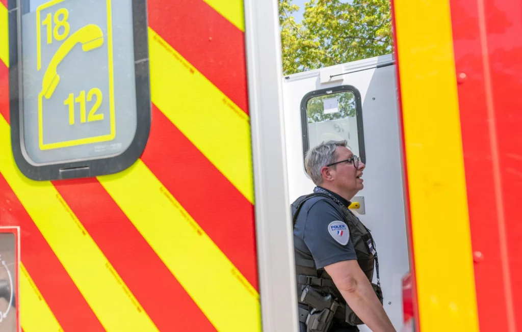 Accident Mortel en Isère : Un Camion Chute d'un Pont